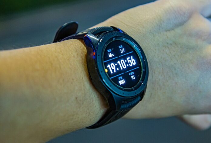 Galaxy Watch 7 Deal: Samsung LTE Model Drops to $270