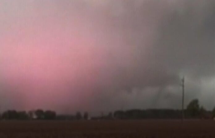 Deadly US Tornadoes Kill Seven as More Storms Threaten South, Midwest