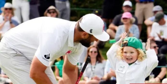 Nicolas Echavarria Wins Par 3 Contest
