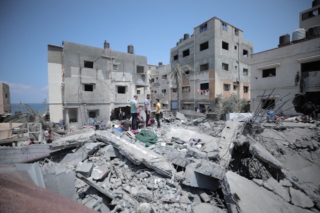 US-Backed Group Seeks to Take Over Gaza Aid in Plan