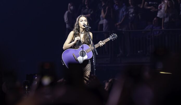 Olivia Rodrigo Wows Hyde Park with Surprise Ed Sheeran Duet