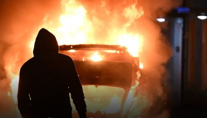 Northern Ireland Unrest: Fourth Night of Violence