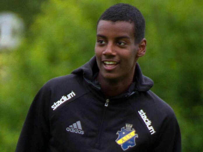 Liverpool's £120m Isak Bid Rejected as Newcastle Target Ekitike